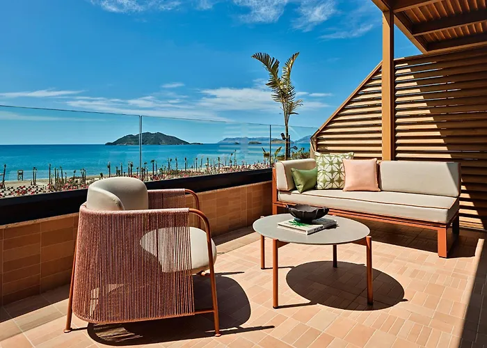 Xo Cape Arnna Hotel