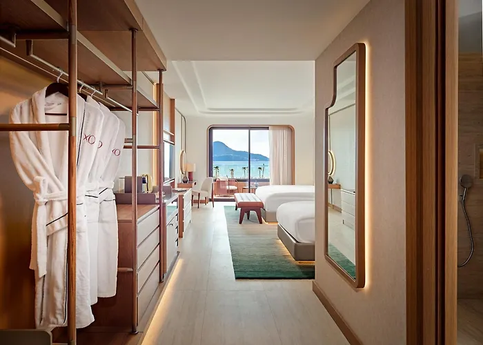 Xo Cape Arnna Hotel